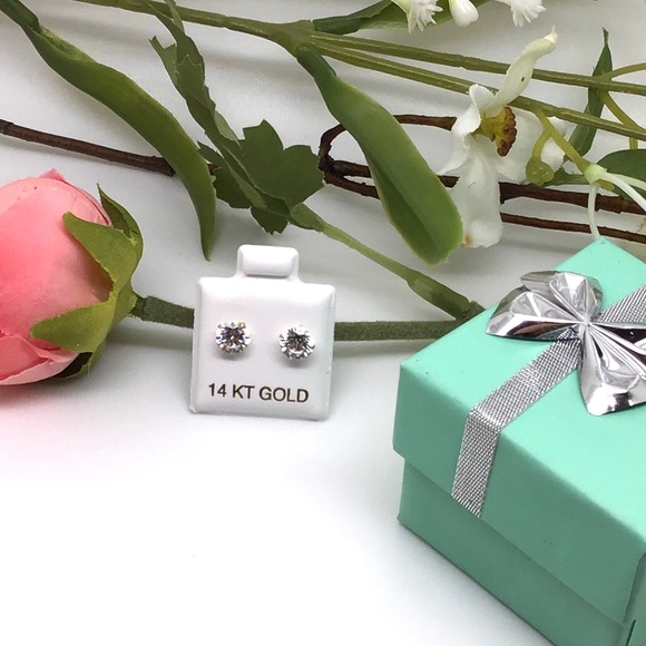 Solid 14Karat Yellow  6mm Martini Set Cz  Earring - Picture 2 of 7